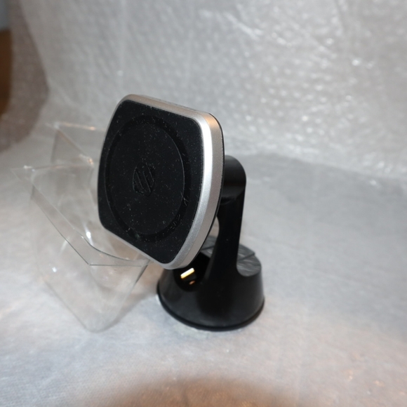 MagicMount™ Pro2 Flush MountMagSafe® Compatible Magnetic Phone Mount - Picture 2 of 10